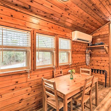 Charming New Bern Log Cabin - Pets Welcome! Exterior photo