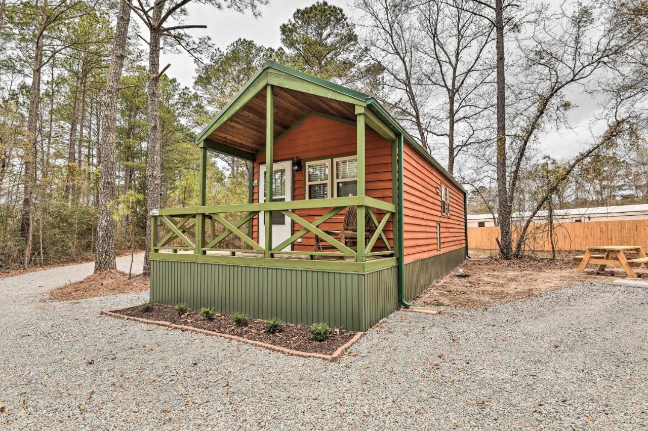 Charming New Bern Log Cabin - Pets Welcome! Exterior photo